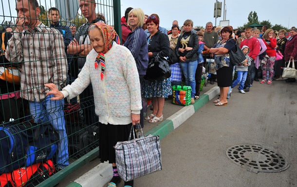 СНБО: Число переселенцев из Донбасса превысило 445 тысяч