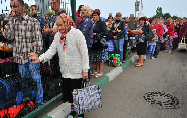 Число переселенцев в Украине достигло 466 тысяч человек - Минсоцполитики