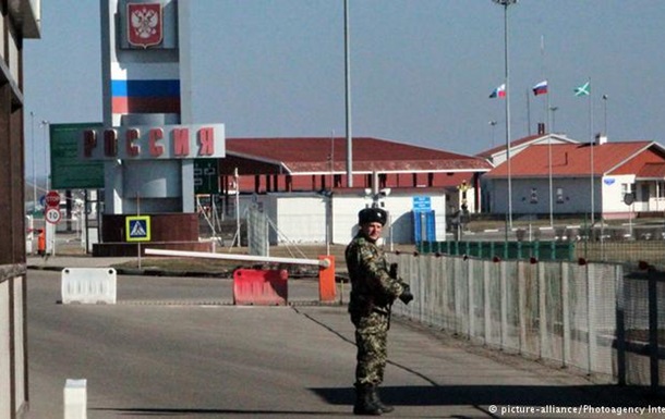 ОБСЕ: Российско-украинскую границу пересекают сотни людей в военной одежде