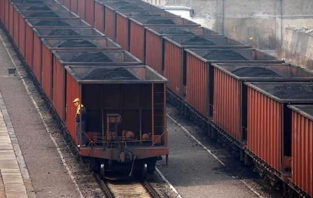 Росія призупинила поставки вугілля до України