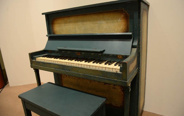 Піаніно з фільму  Касабланка  продано майже за три мільйони доларів