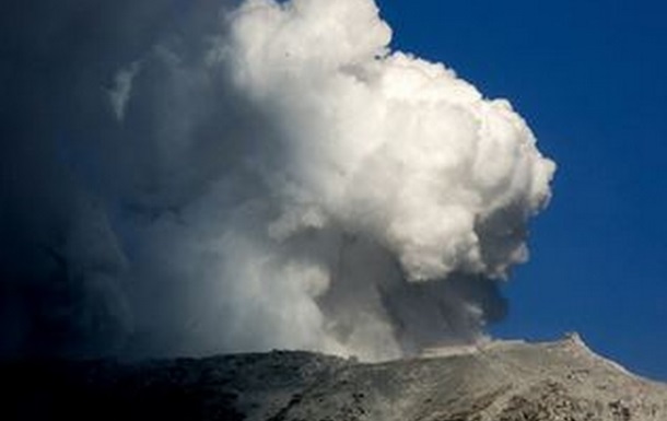У Японії через виверження вулкана Асо евакуюють населення