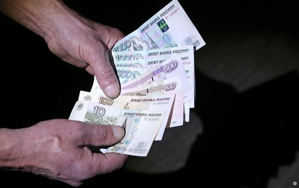Курсы доллара и евро в России обновили исторические максимумы