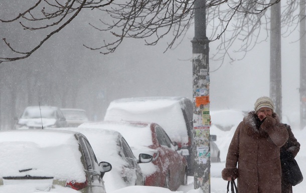 Затори у Києві: снігопади паралізували столицю