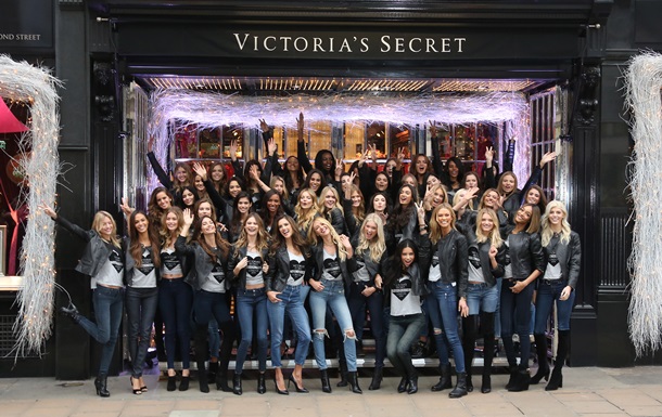 Моделі Victoria s Secret зробили фотосесію напередодні грандіозного показу