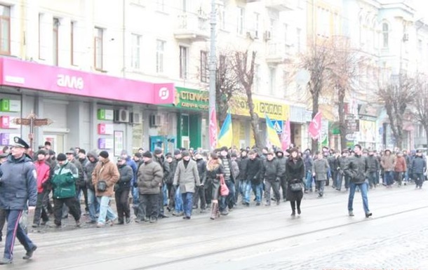 В Виннице прошли маршем против сепаратизма в городе