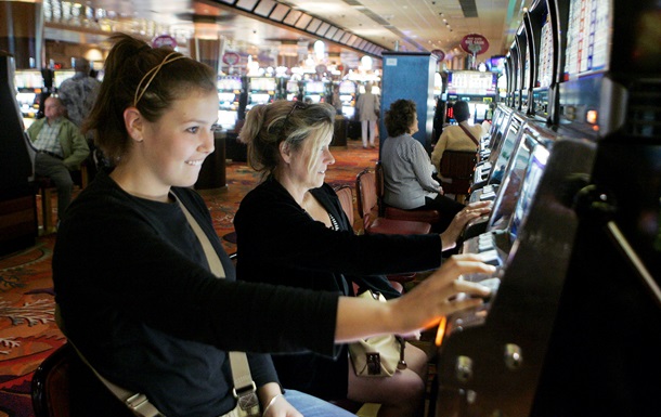 МВС зупинить функціонування всіх ігрових (лотерейних) салонів і клубів