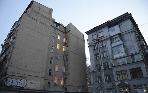 Відключення світла в Україні триватимуть до весни - експерт