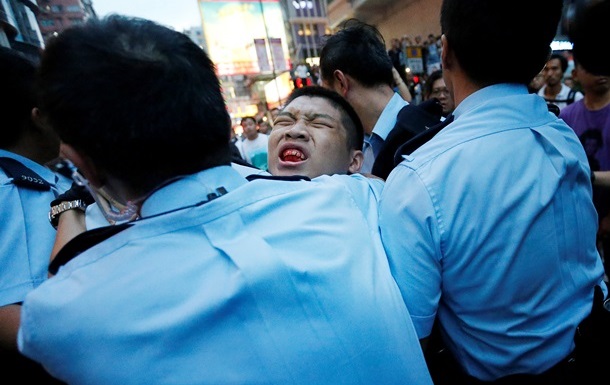 В Гонконге начались задержания демонстрантов 