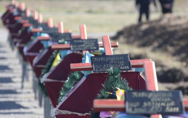 Администрация Президента Украины создает военное кладбище на 250 тысяч могил? 