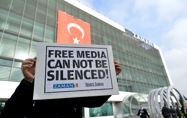 Эрдоган начал наступление на критикующие правительство СМИ