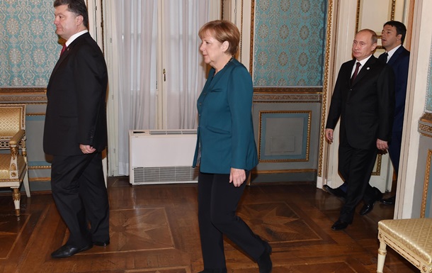 Порошенко, Путін, Меркель і Олланд говорили про скликання Контактної групи 
