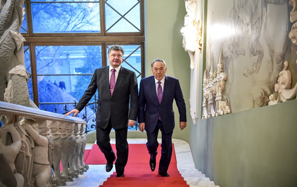 Для себе і для Путіна. Навіщо Лукашенко і Назарбаєв приїжджали до Києва