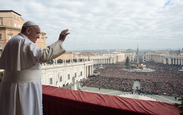 Папа в рождественской речи призвал к миру в Украине