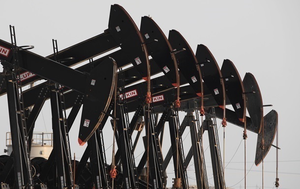 Цены на нефть растут на сообщениях из Ливии