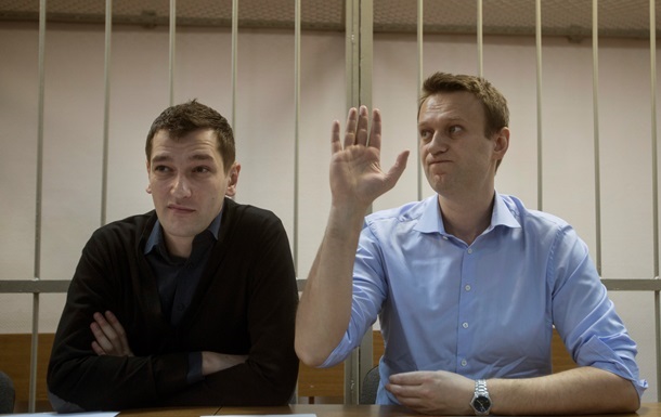 У Росії оголосили вироки братам Навальним