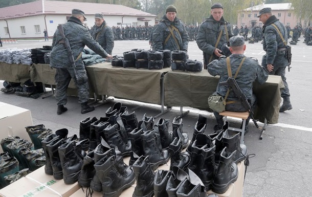 Забезпеченням армії будуть займатися волонтери - радник Порошенка