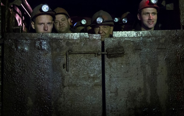 В Донецке обесточена шахта  Засядько , под землей 364 шахтера