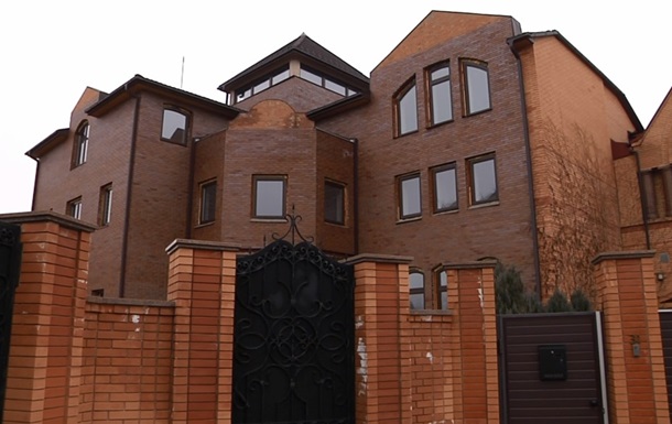 У Києві продали будинок Януковича - ЗМІ