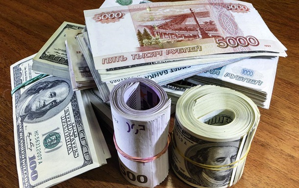 Почему рубль тянет за собой гривну?