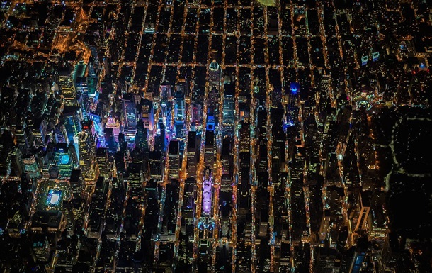 Фотограф показал ночной Нью-Йорк с высоты в два километра 