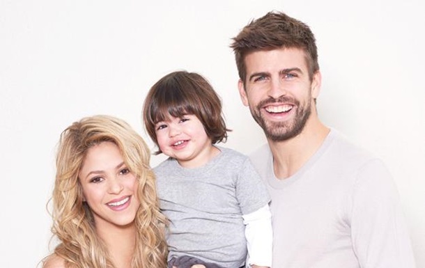 Беременная Шакира снялась в фотосессии с сыном и Жераром Пике