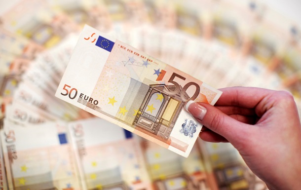 Євро оновив мінімум більш ніж за дев ять років