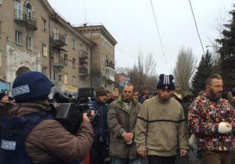 Полное видео с парада пленных украинцев в Донецке. 22.01.2014
