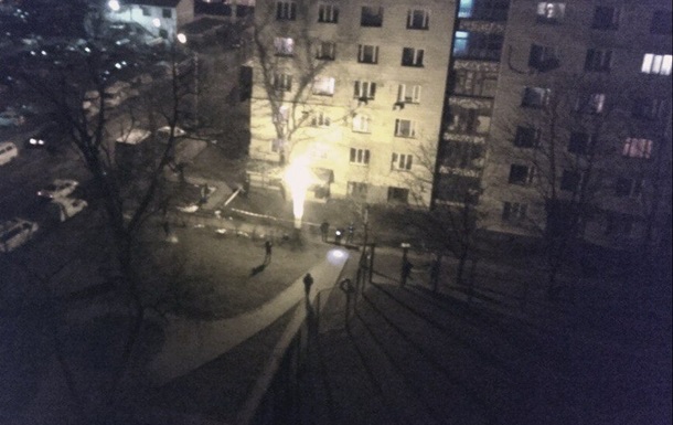В Киеве во дворе жилого дома прогремел взрыв - СМИ