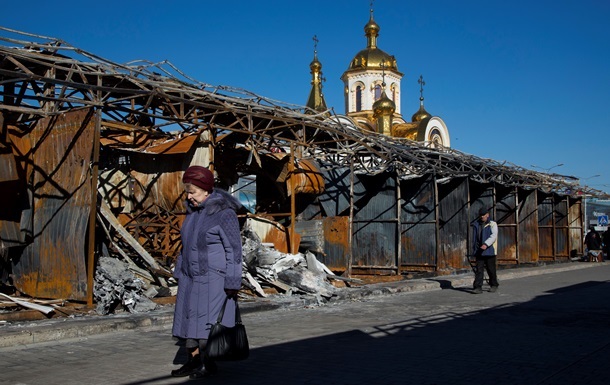 В Донецке слышны взрывы и залпы, частично остановлен транспорт