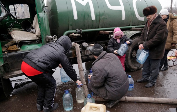 Докучаевск под обстрелами: в городе четвертые сутки нет воды и света