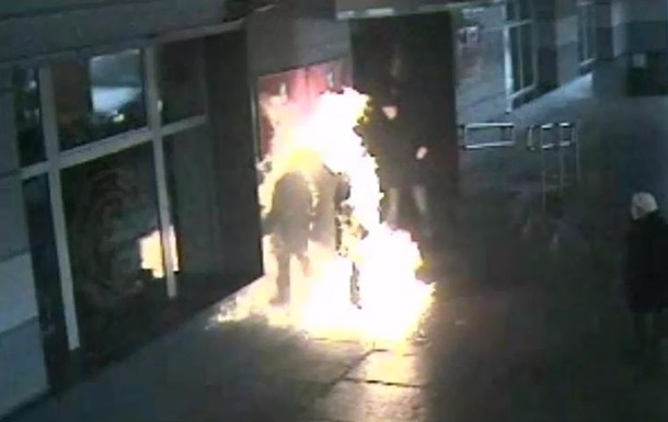 В России мужчина поджог себя на ступенях мэрии
