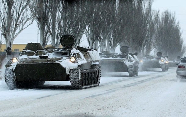 ОБСЄ побачила в Донецьку військовий табір з 14 танками