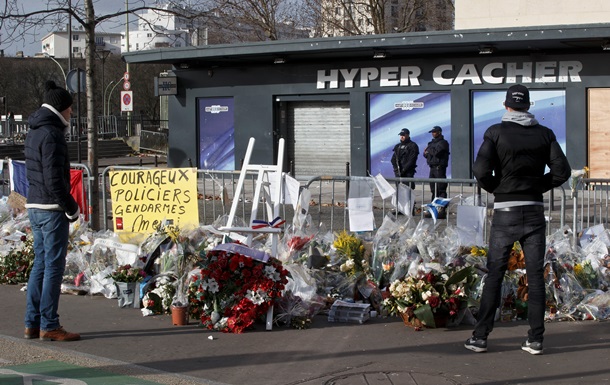 Париж: спустя месяц после терактов