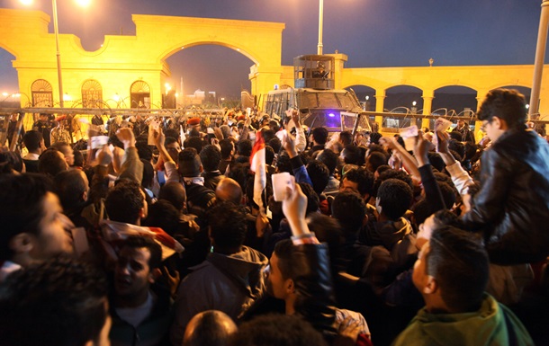Драка фанатов и полиции в Каире: погибли 14 человек