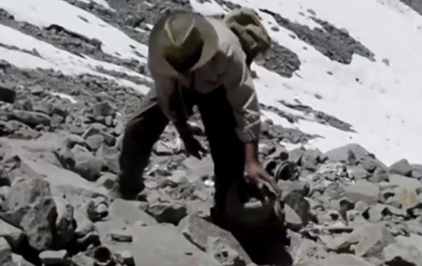 Альпинисты нашли обломки самолета, потерпевшего крушение 54 года назад