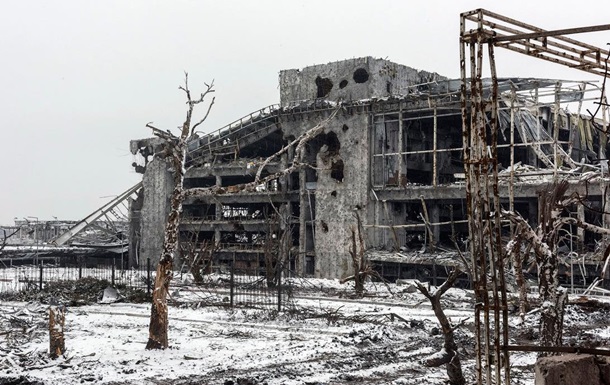 Заснеженные руины Донецкого аэропорта: фоторепортаж