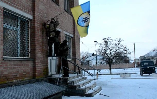  Азов  поднял свой флаг над Коминтерново