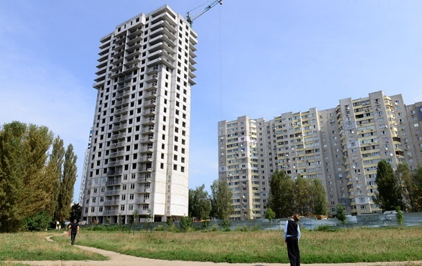 В Украине объемы строительства упали почти на треть