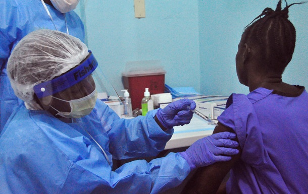 У Ліберії скасовують комендатску годину, введену через вірус Ебола