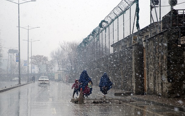 Под снежными лавинами в Афганистане погибли более 100 человек
