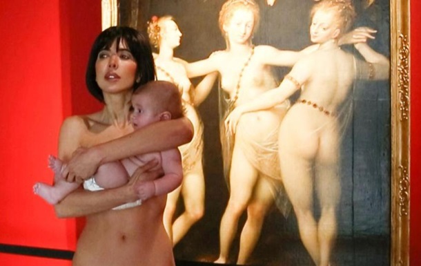 Швейцарська художниця влаштувала голий перформанс у музеї