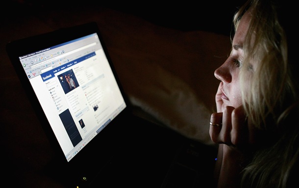 Facebook  врятує  самогубців