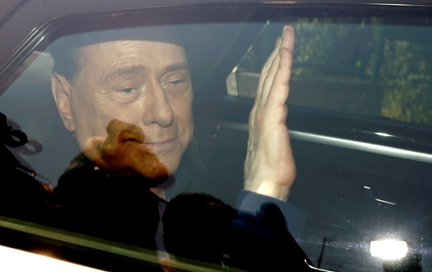 Екс-прем єр Італії Берлусконі зламав щиколотку