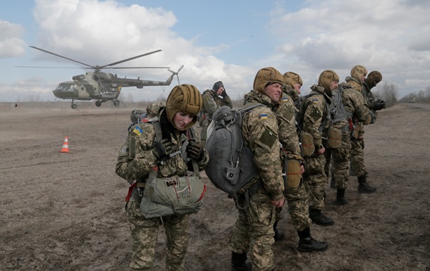 Огляд зарубіжних ЗМІ: коли США дадуть зброю Україні