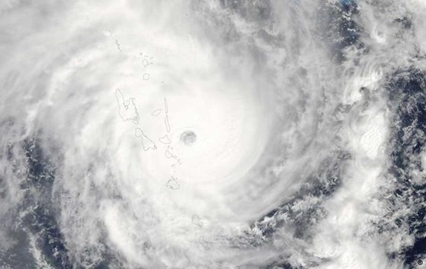 Ураган Пэм унес жизни более 40 человек