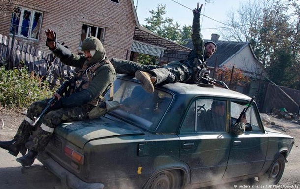 Немецкие рэперы прославляют  ополченцев  Донбасса - DW