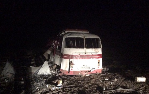 Уточнено количество пострадавших от взрыва автобуса под Артемовском 
