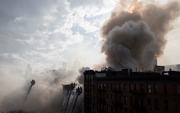 Пожар в центре Нью-Йорка: сгорели три здания 