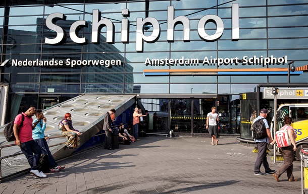 В аеропорту Амстердама відновлено енергопостачання